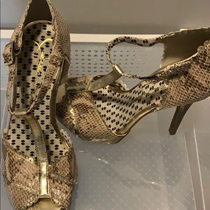 ‼️SOLD‼️ Jessica Simpson stilettos.